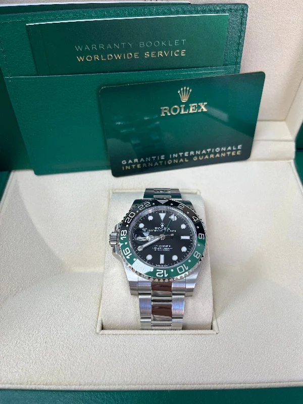 rolex-gmt-master-ii-with-a-green-and-black-bezel-126720vtnr