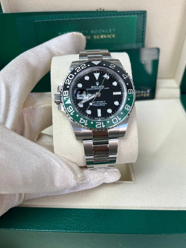 rolex-gmt-master-ii-with-a-green-and-black-bezel-126720vtnr