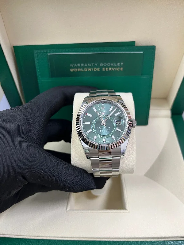 rolex-sky-dweller-42-mm-oystersteel-and-white-gold-green-dial-sky-dweller-336934