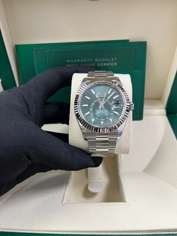 rolex-sky-dweller-42-mm-oystersteel-and-white-gold-green-dial-sky-dweller-336934