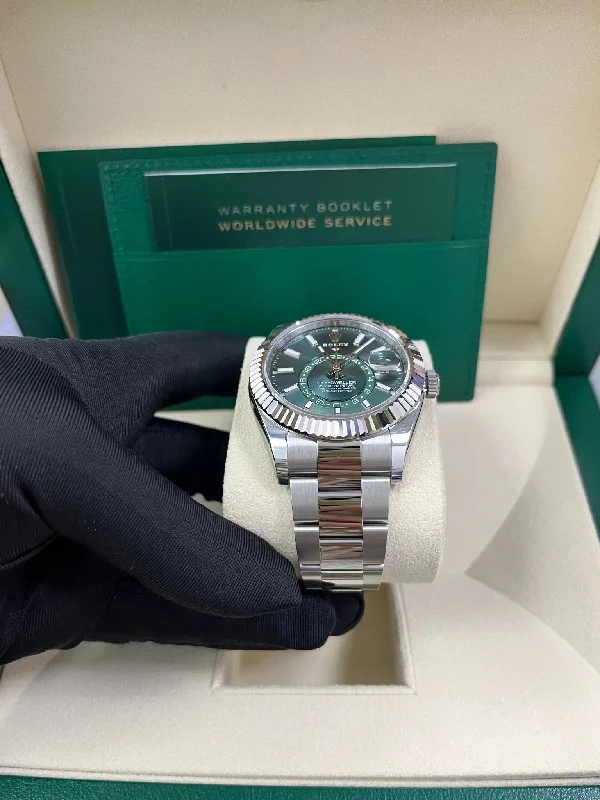 rolex-sky-dweller-42-mm-oystersteel-and-white-gold-green-dial-sky-dweller-336934