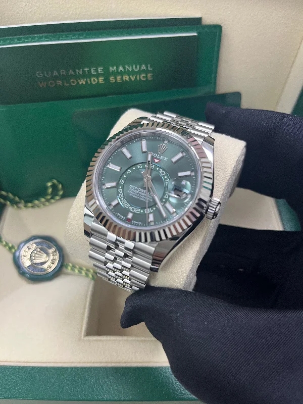 rolex-sky-dweller-mint-green-index-dial-jubilee-bracelet-336934