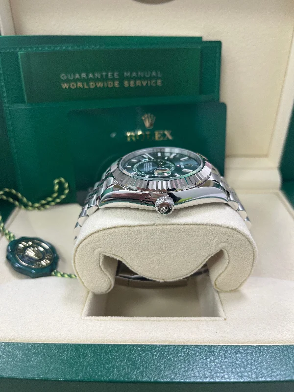 rolex-sky-dweller-mint-green-index-dial-jubilee-bracelet-336934