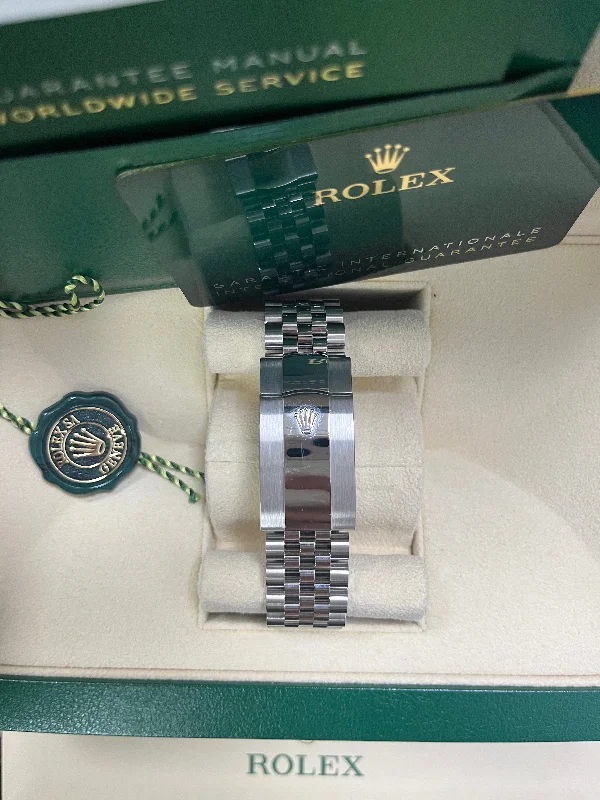 rolex-sky-dweller-mint-green-index-dial-jubilee-bracelet-336934