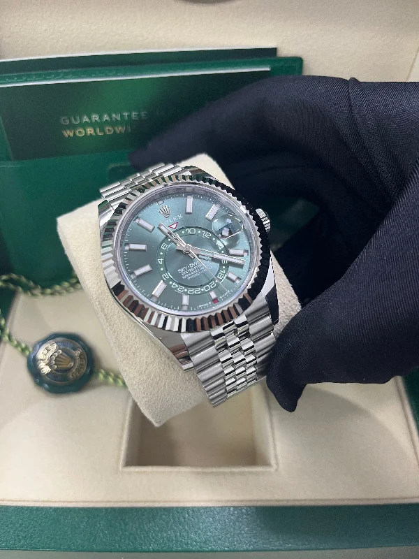 rolex-sky-dweller-mint-green-index-dial-jubilee-bracelet-336934