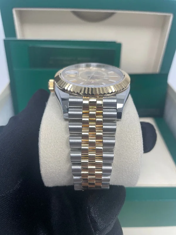 rolex-sky-dweller-two-tone-stainless-steel-yellow-gold-champagne-index-dial-jubilee-bracelet-ref-326933