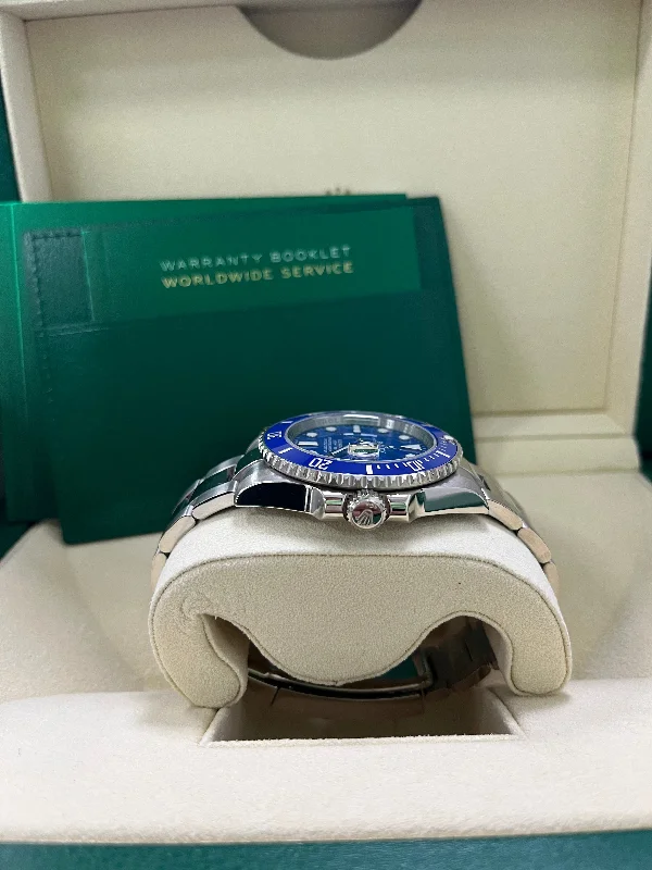 rolex-submariner-date-40mm-white-gold-blue-dial-smurf-reference-116619lb-1