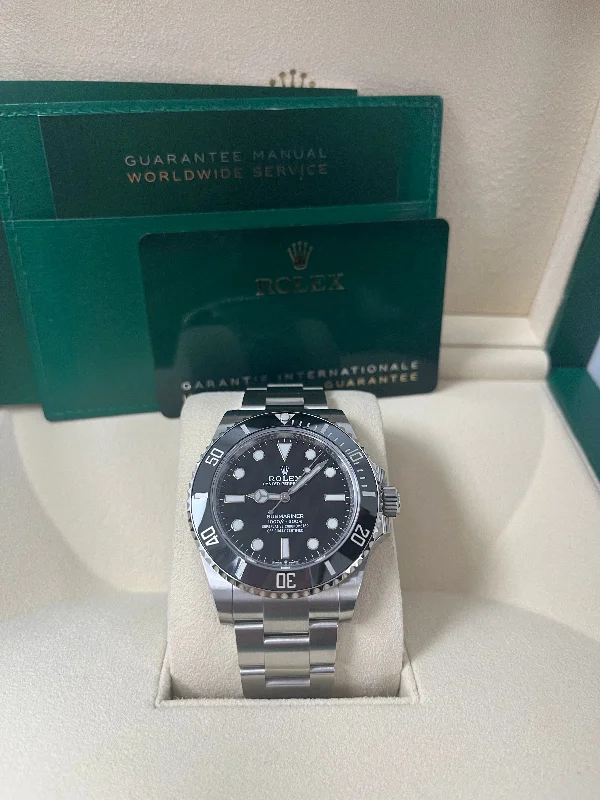 rolex-submariner-no-date-black-dial-no-date-124060