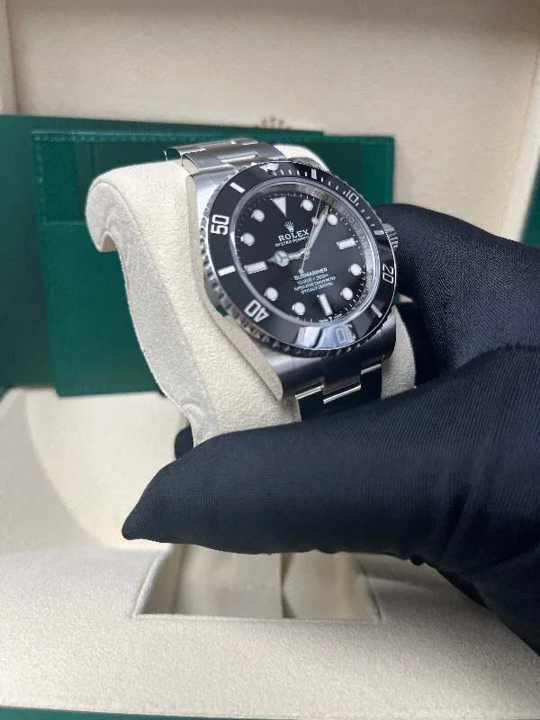 rolex-submariner-no-date-black-dial-no-date-124060