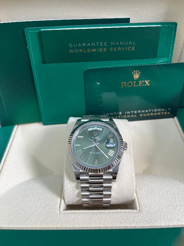 rolex-white-gold-day-date-40-watch-fluted-bezel-olive-green-bevelled-roman-dial-president-bracelet-ref-228239