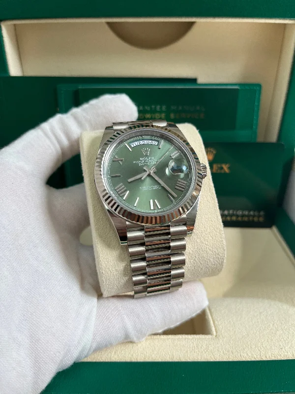 rolex-white-gold-day-date-40-watch-fluted-bezel-olive-green-bevelled-roman-dial-president-bracelet-ref-228239